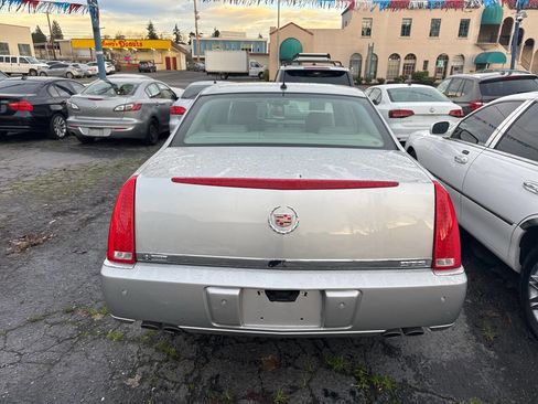 Used 2008 Cadillac DTS image 5