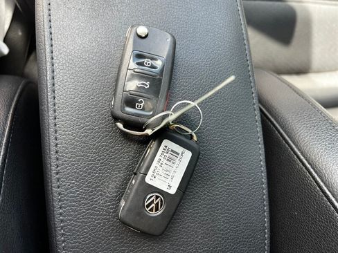 Used 2017 Volkswagen Jetta SE FWD image 36
