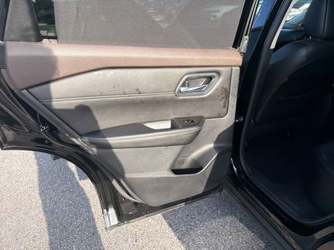 Used 2021 Nissan Rogue SV w/ Premium Package AWD/4WD image 18