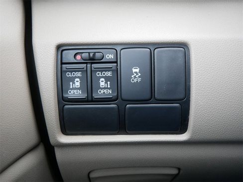 Used 2016 Honda Odyssey SE image 27