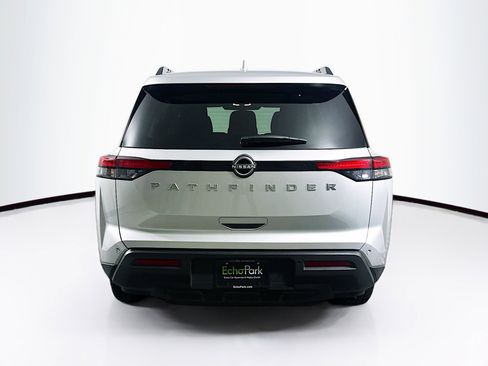 Used 2025 Nissan Pathfinder SV FWD image 7
