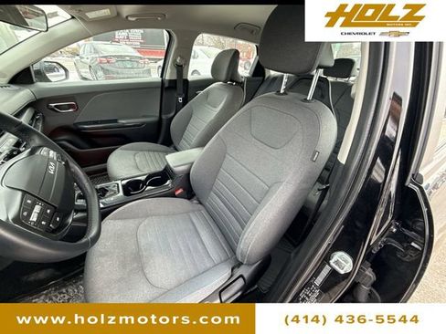 Used 2025 Kia K4 EX image 18