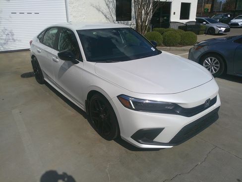 Used 2024 Honda Civic Sport image 2