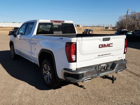 Used 2021 GMC Sierra 1500 SLE w/ X31 Off-Road Package image 3