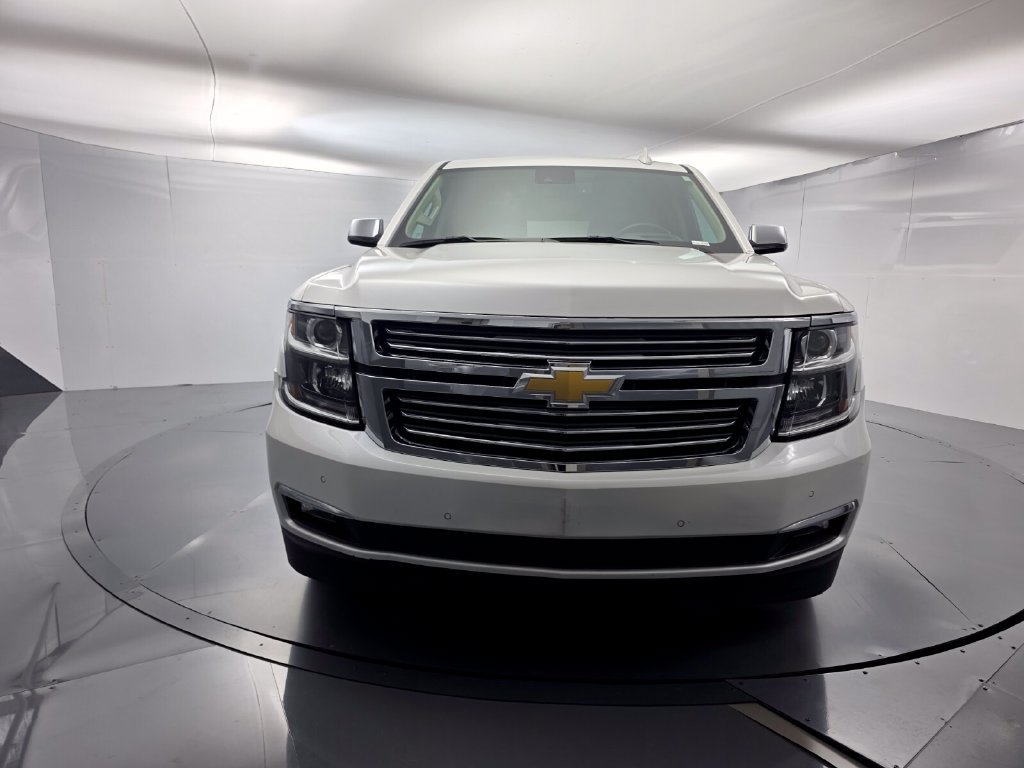 Used 2020 Chevrolet Suburban Premier w/ Premier 6.2L Value Package AWD/4WD image 2