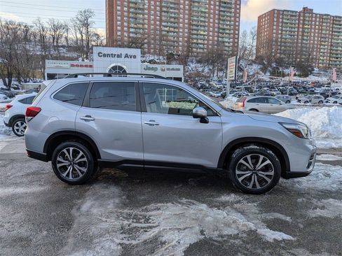 Used 2021 Subaru Forester Limited image 5