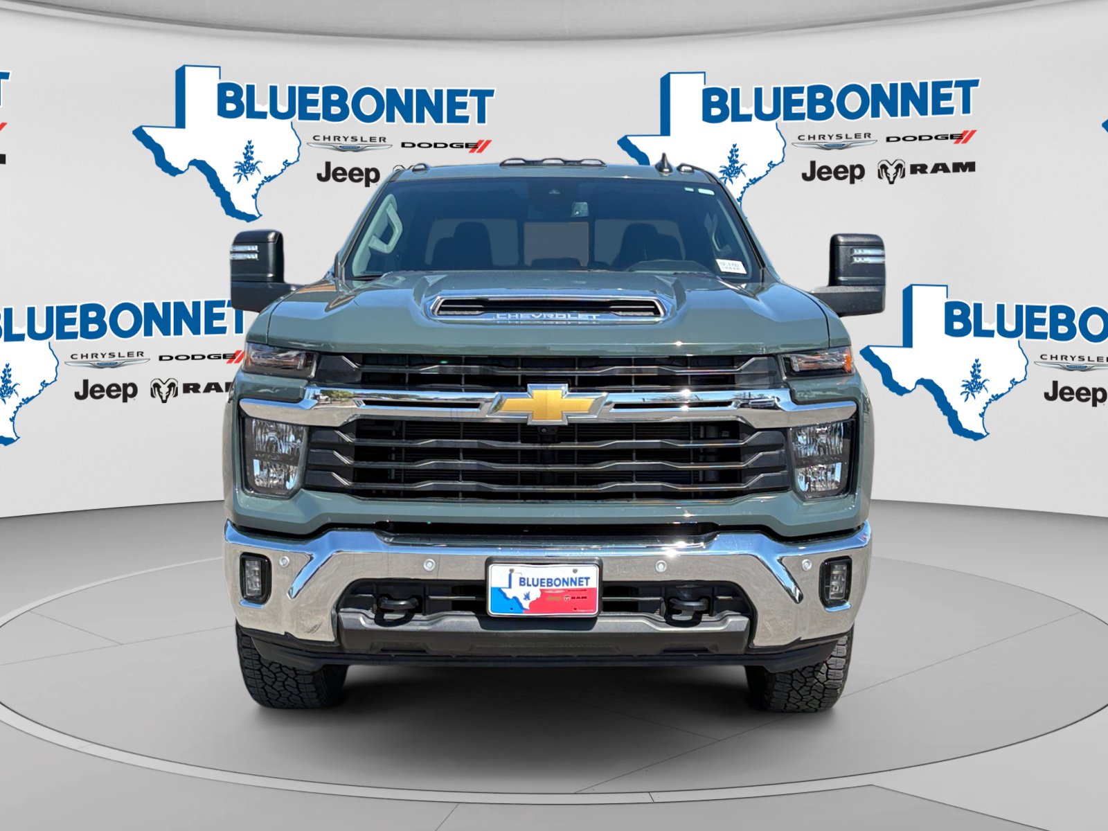 Used 2025 Chevrolet Silverado 2500 LT w/ Texas Edition AWD/4WD image 2
