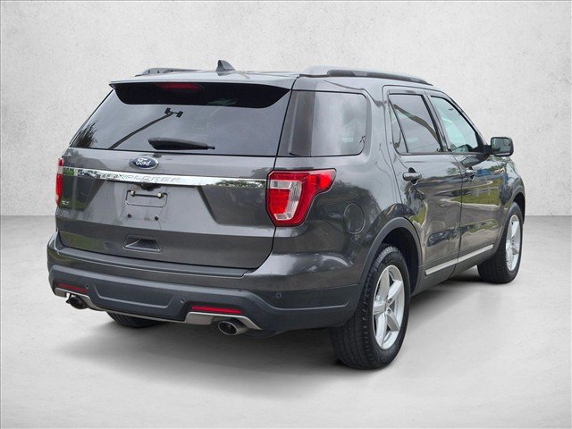 Used 2018 Ford Explorer XLT FWD image 5