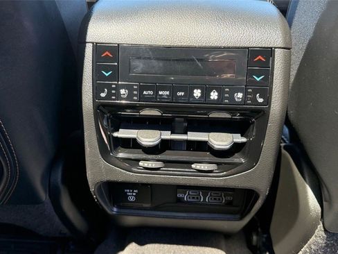Used 2022 Jeep Grand Cherokee L Summit AWD/4WD image 32