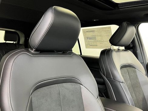 New 2025 Jeep Grand Cherokee L Altitude image 8