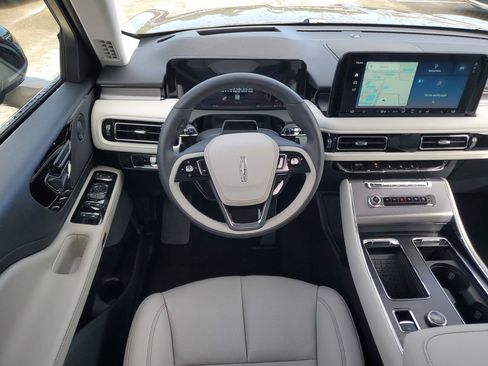 New 2025 Lincoln Aviator 2WD w/ Equipment Group 101A image 17