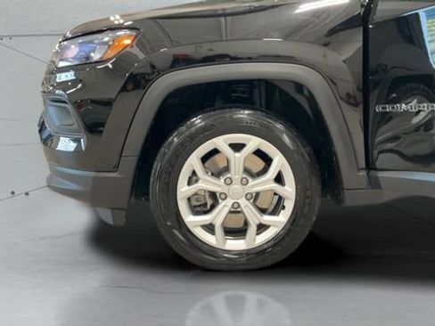 Used 2024 Jeep Compass Latitude AWD/4WD image 21