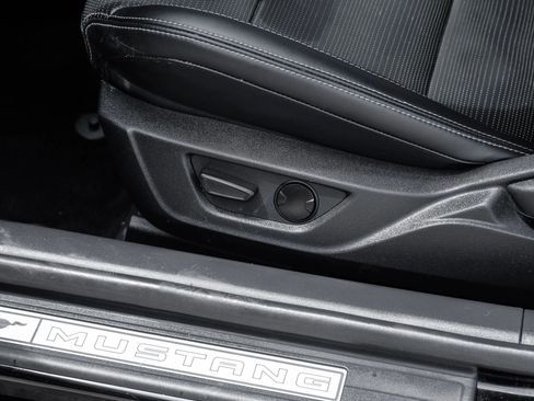 Used 2025 Ford Mustang GT Premium RWD image 39