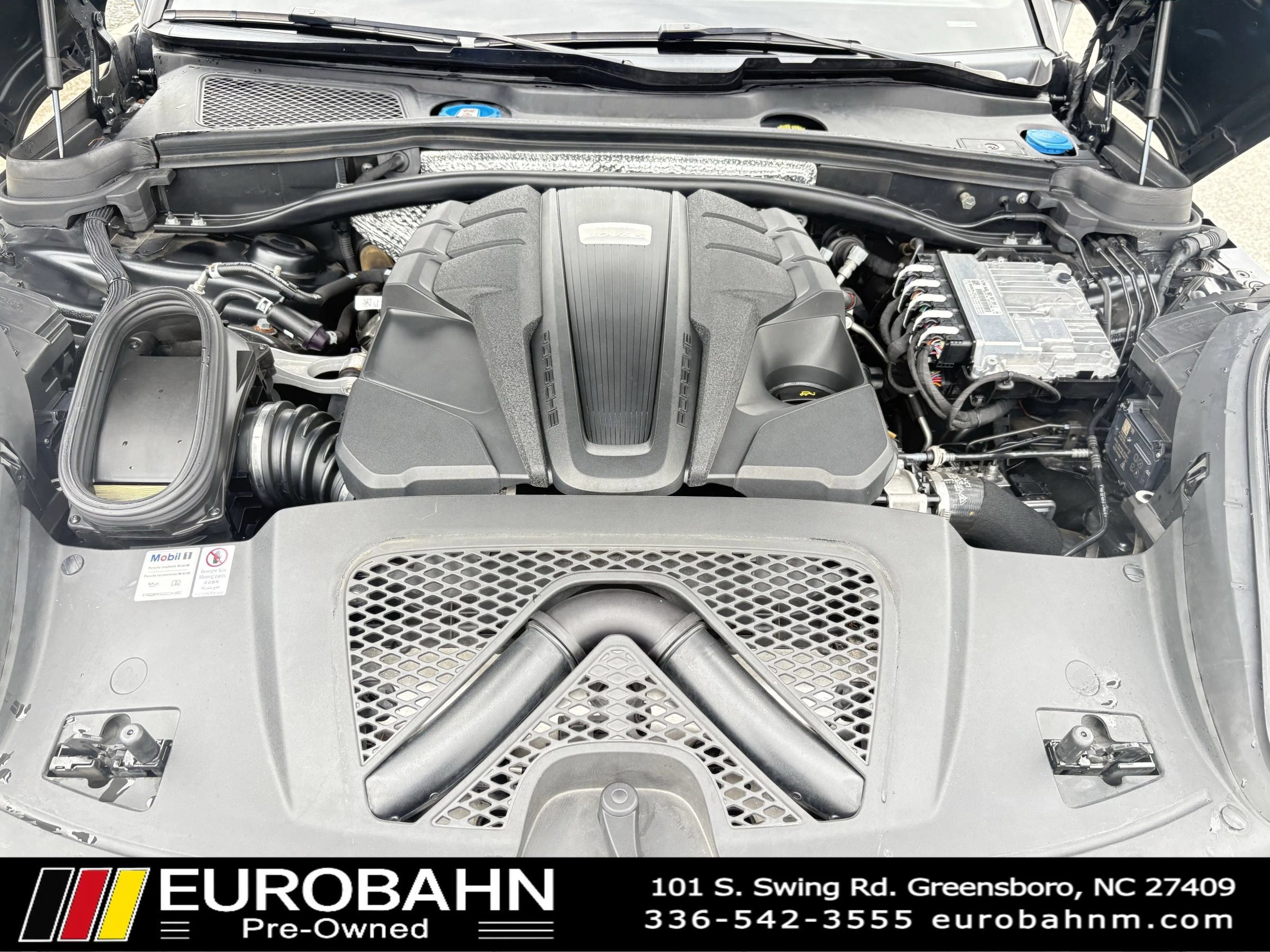 Used 2021 Porsche Macan S AWD/4WD image 35