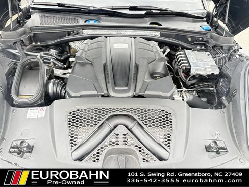 Used 2021 Porsche Macan S AWD/4WD image 35