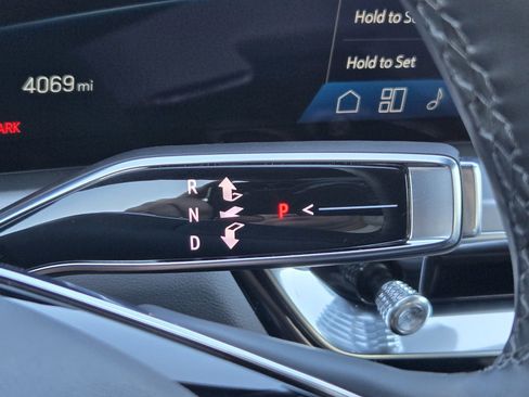 Used 2025 Cadillac Lyriq Luxury image 23