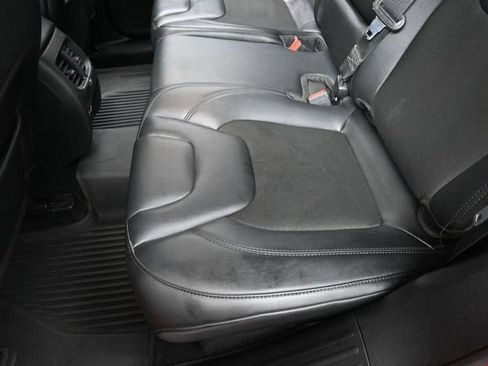 Used 2021 Jeep Cherokee Latitude Plus AWD/4WD image 21