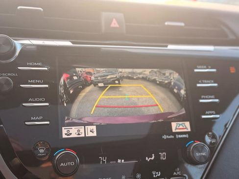 Used 2020 Toyota Camry XLE image 33