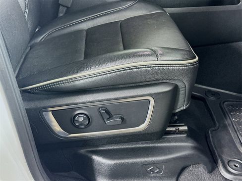 Used 2019 RAM 1500 Limited w/ Body Color Bumper Group image 24