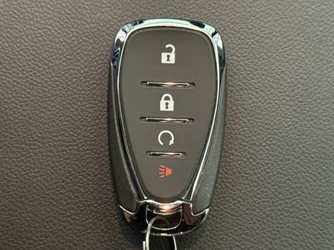Used 2025 Chevrolet Trax RS FWD image 10