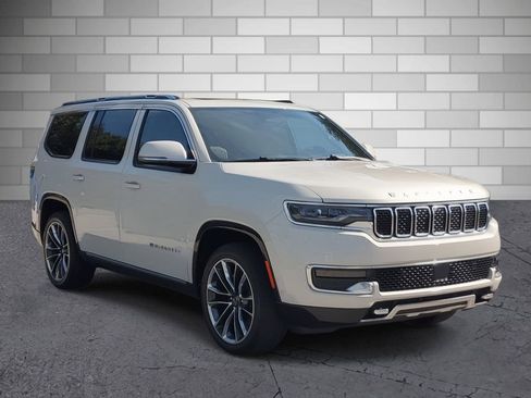 Used 2022 Jeep Wagoneer Series III w/ Premium Group I image 7