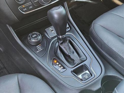 Used 2021 Jeep Cherokee Latitude Lux image 12