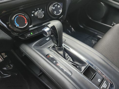 Used 2019 Honda HR-V Sport image 31