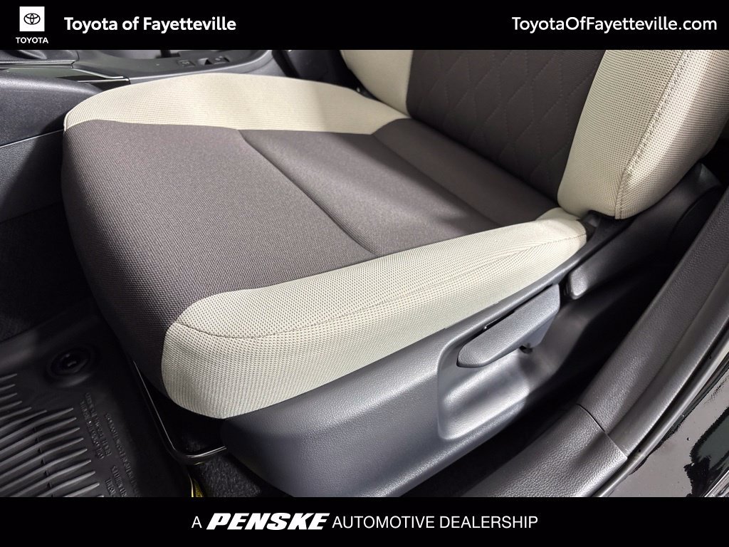 Used 2027 Toyota Corolla LE w/ LE Premium Package FWD image 29