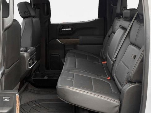 Used 2020 Chevrolet Silverado 1500 High Country w/ Technology Package image 13