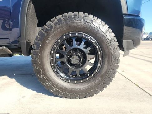 Used 2023 Chevrolet Silverado 2500 Custom w/ Custom Value Package image 21