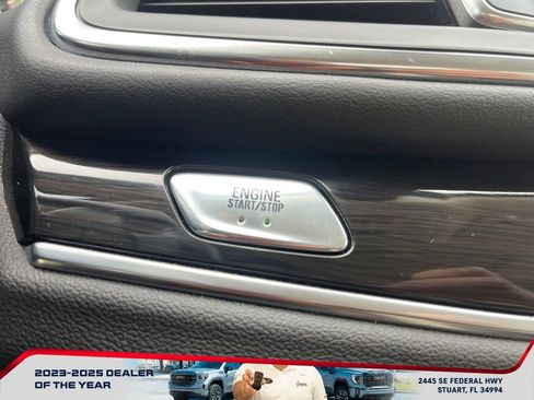 Used 2023 Buick Enclave Premium w/ Experience Buick Package image 30