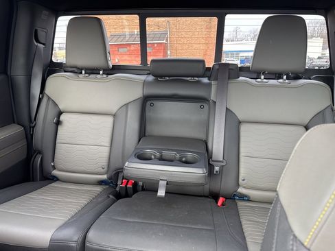 Used 2022 Chevrolet Silverado 1500 ZR2 w/ Technology Package image 23