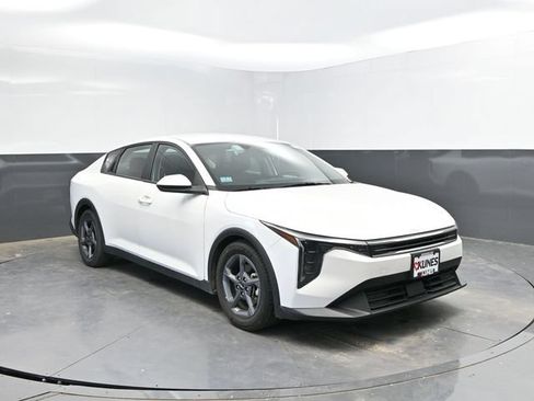 Used 2025 Kia K4 FWD image 4