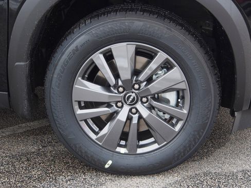 New 2026 Nissan Pathfinder SV image 9