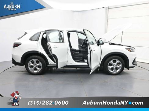 Used 2024 Honda HR-V LX image 42