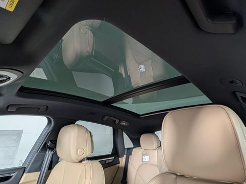 Certified 2026 Porsche Macan AWD/4WD image 30