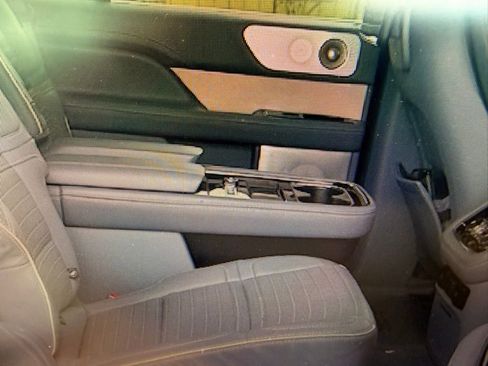 Used 2021 Lincoln Navigator Black Label w/ Cargo Convenience Package image 7