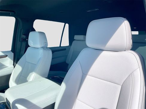 Used 2025 Chevrolet Tahoe Premier image 13