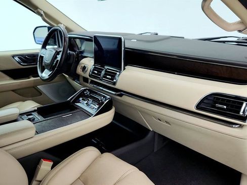 Used 2020 Lincoln Navigator Reserve w/ Luxury Package RWD image 27