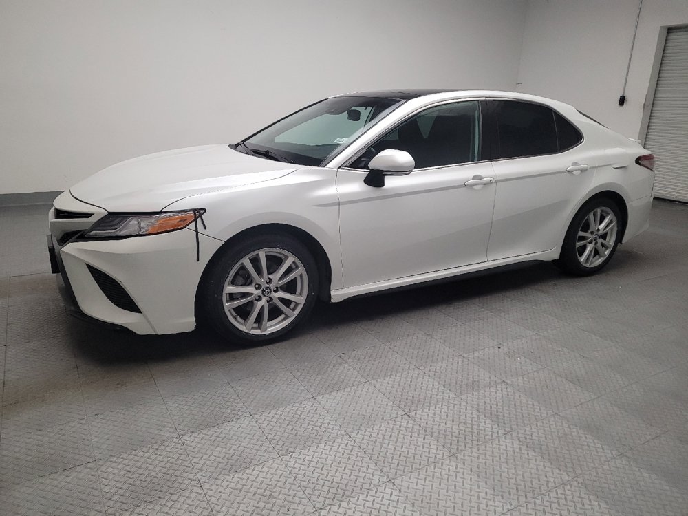 Used 2019 Toyota Camry XSE FWD image 2