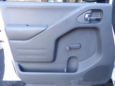 Used 2018 Nissan Frontier S image 26