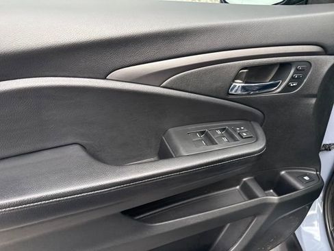 Used 2023 Honda Ridgeline RTL-E image 9