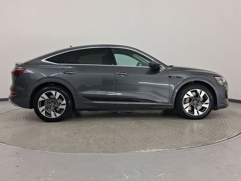 Used 2022 Audi e-tron Premium image 8