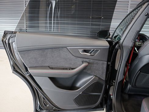 New 2026 Audi SQ8 Prestige image 26