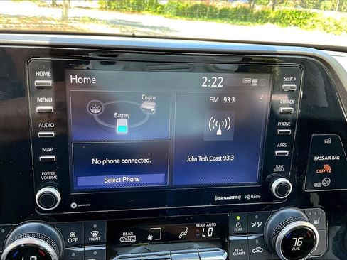 Used 2022 Toyota Highlander XLE image 24