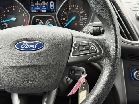 Used 2017 Ford Escape SE FWD image 11