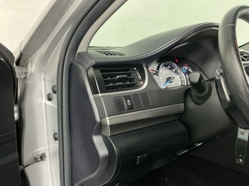 Used 2014 Toyota Camry SE image 16