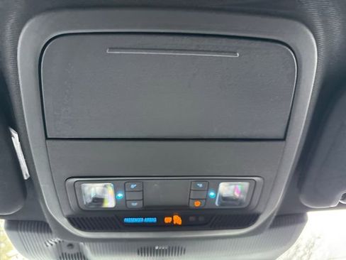 Used 2025 Ford Explorer ST-Line w/ ST-Line Street Pack image 39