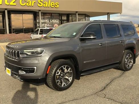 Used 2023 Jeep Wagoneer Series III w/ Preferred Equipment Group image 4