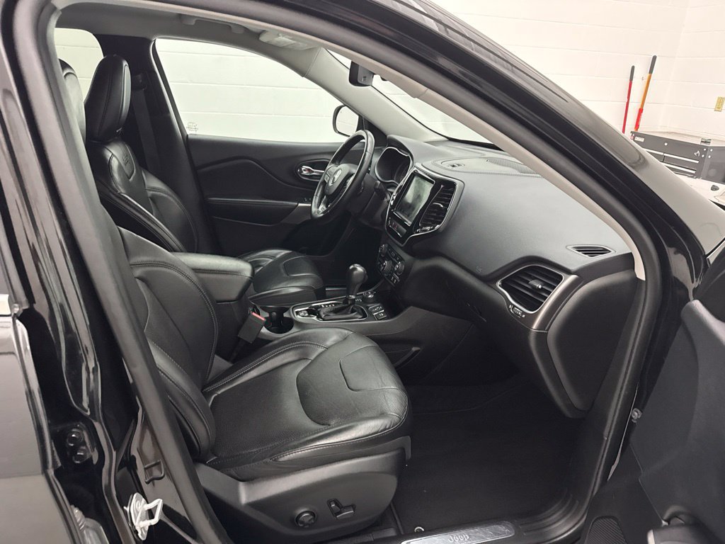 Used 2019 Jeep Cherokee Limited AWD/4WD image 50